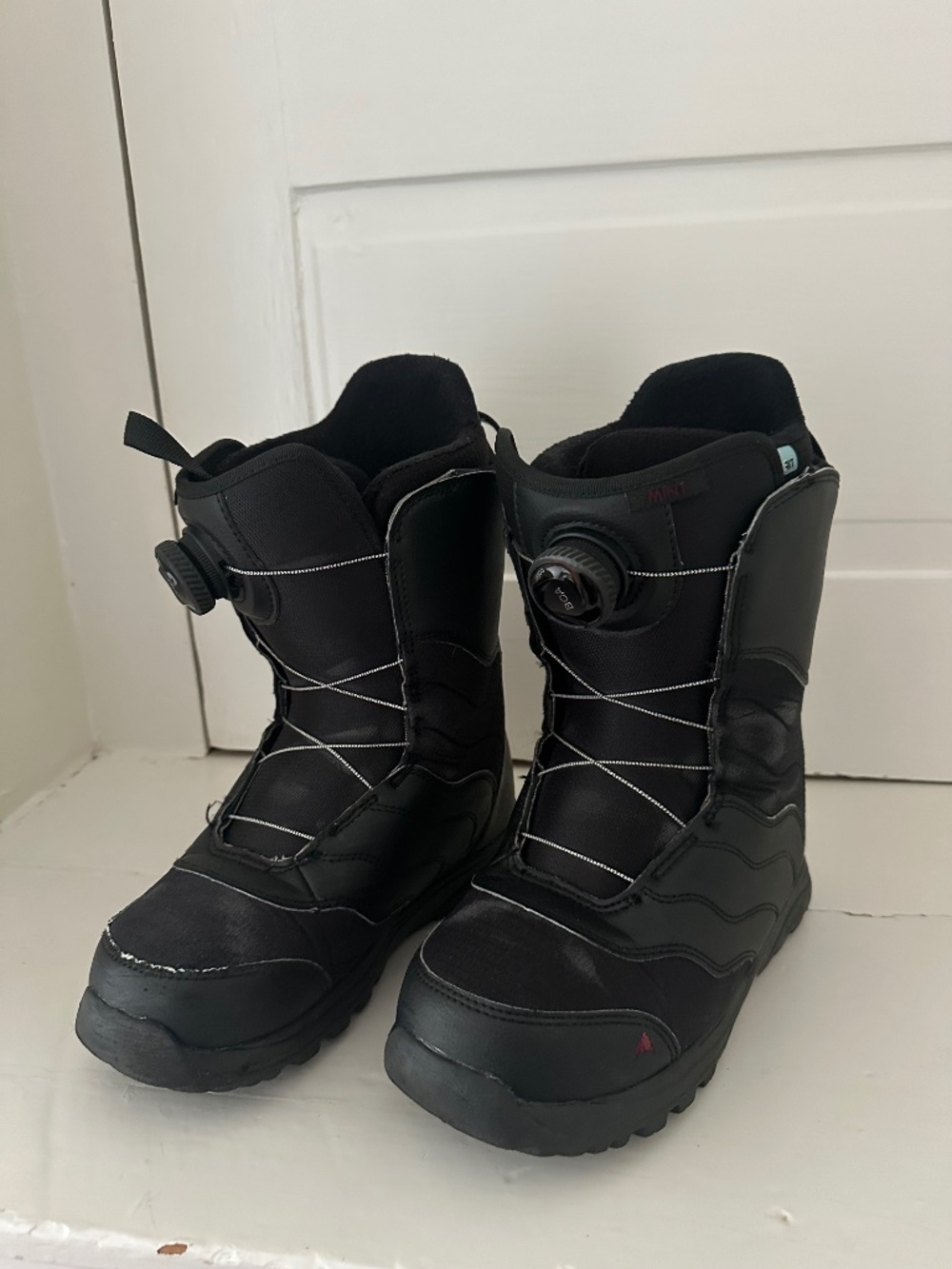 Burton Mint Snowboard Boots Women 7